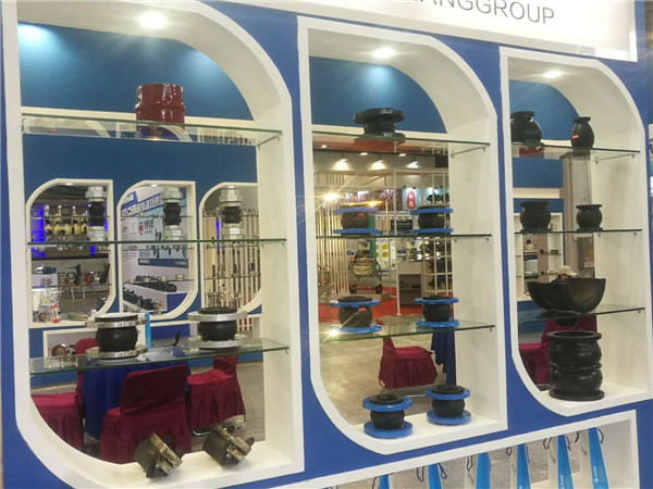 西安灑水車絲扣橡膠接頭，DN65，壓力1.0MPA